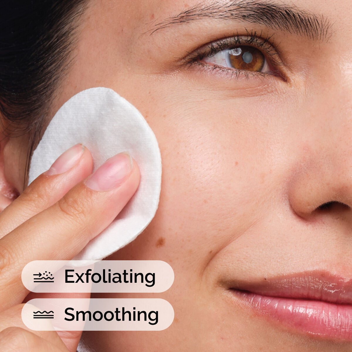 glycolic-acid-7-exfoliating-toner-r8 ord-glycolic-acid-exfoliating-toner-model-application-with-benefits.jpg